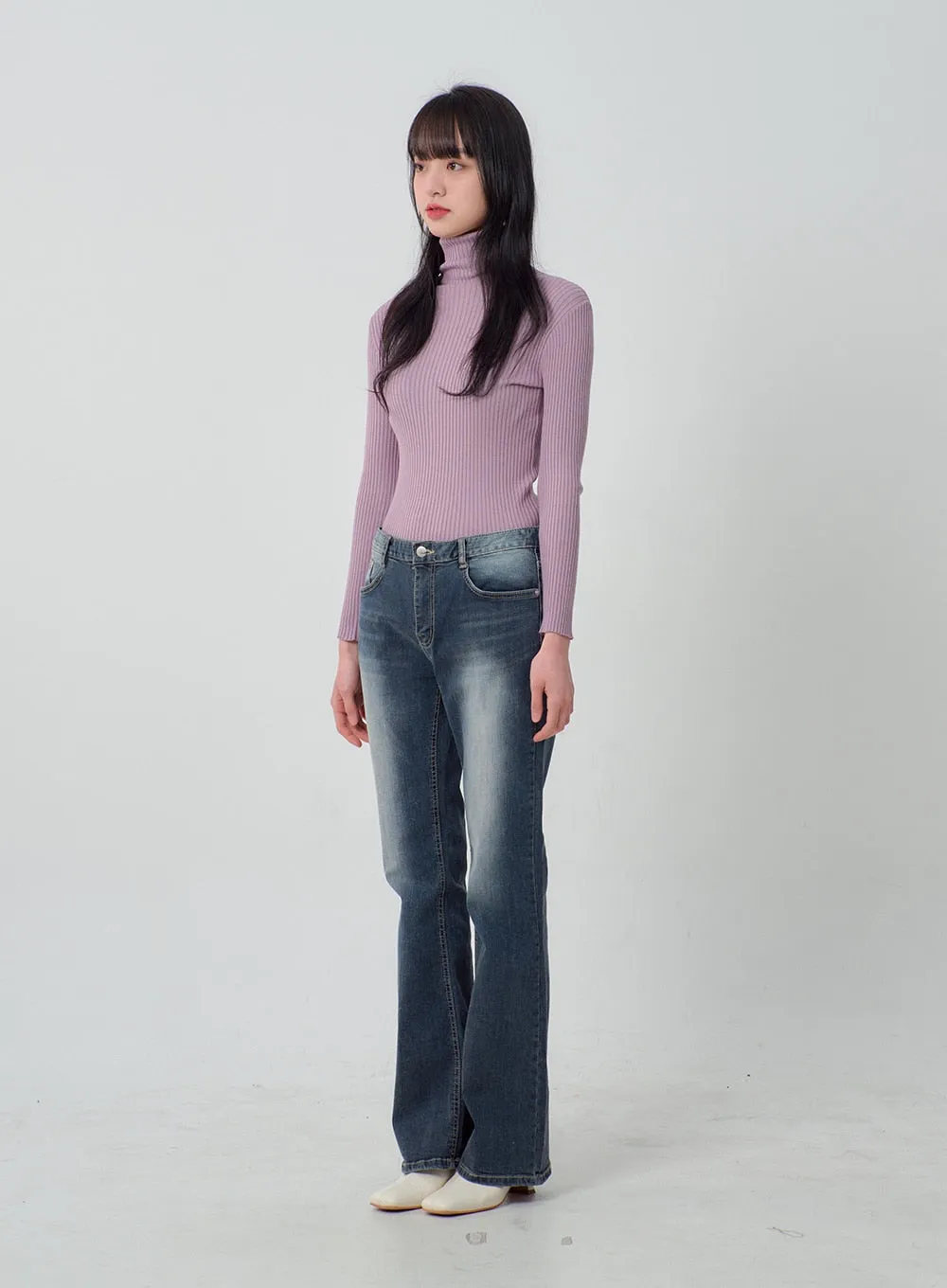 Mid-Rise Bootcut Jeans OJ318