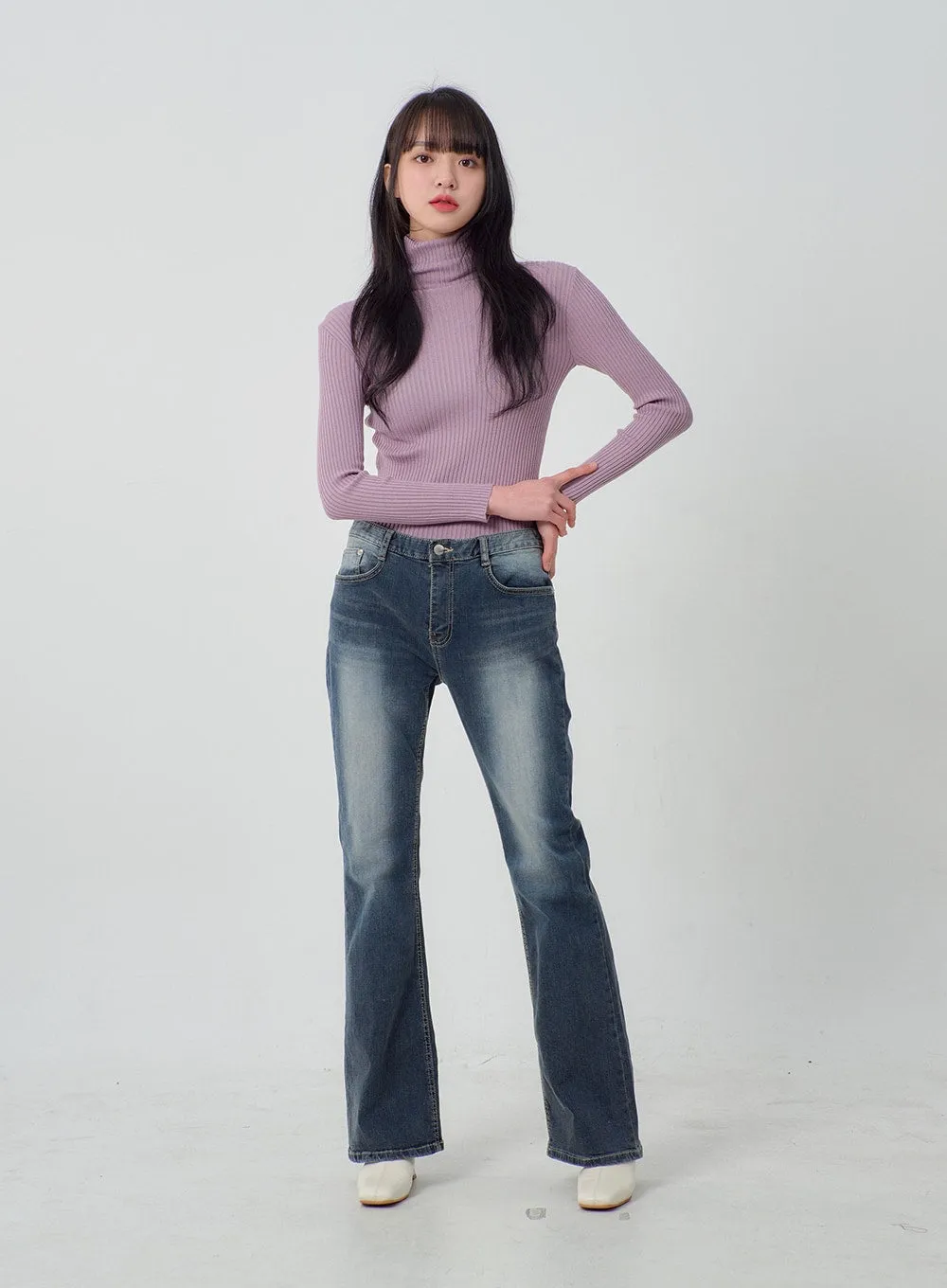 Mid-Rise Bootcut Jeans OJ318