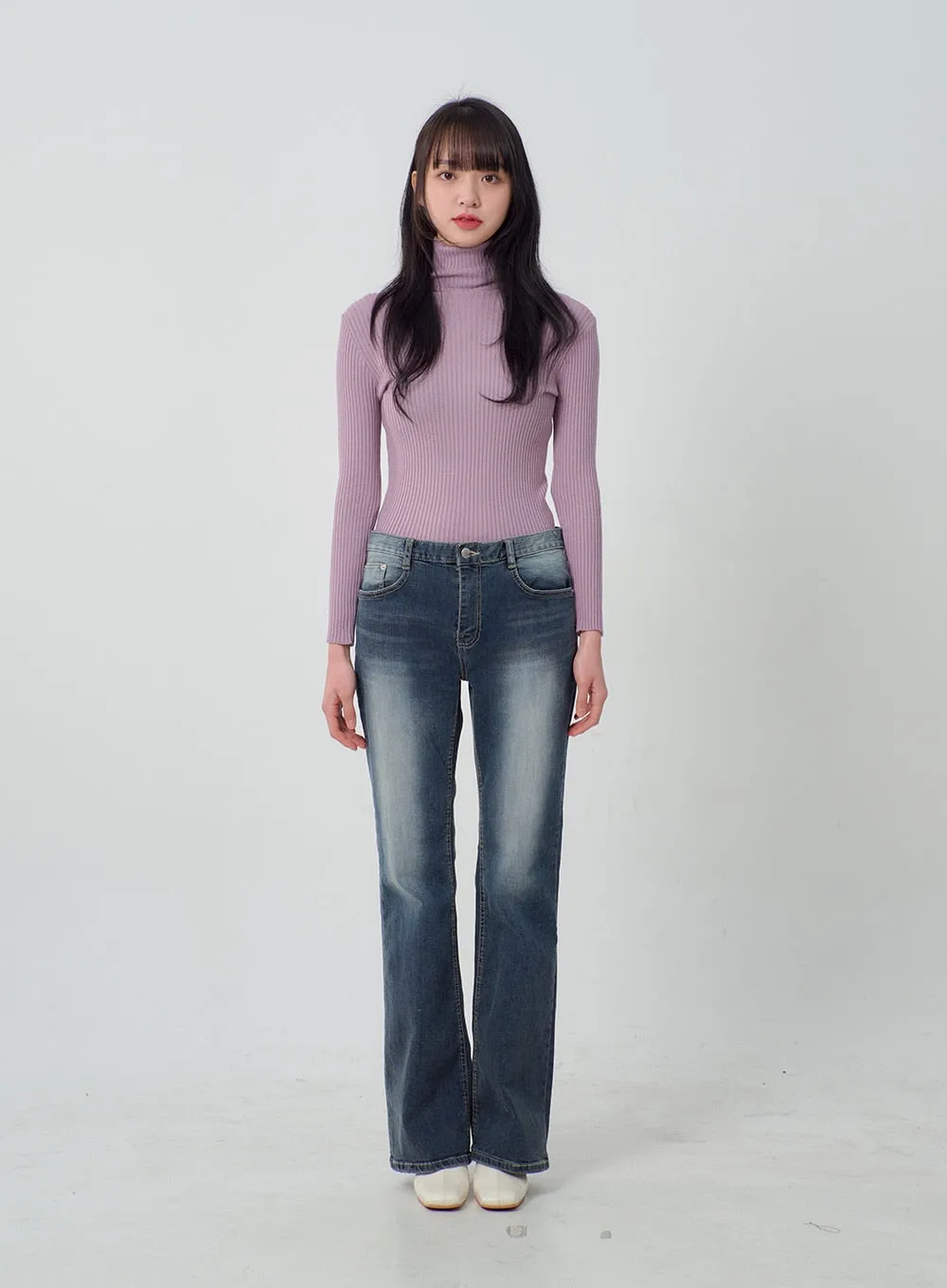 Mid-Rise Bootcut Jeans OJ318
