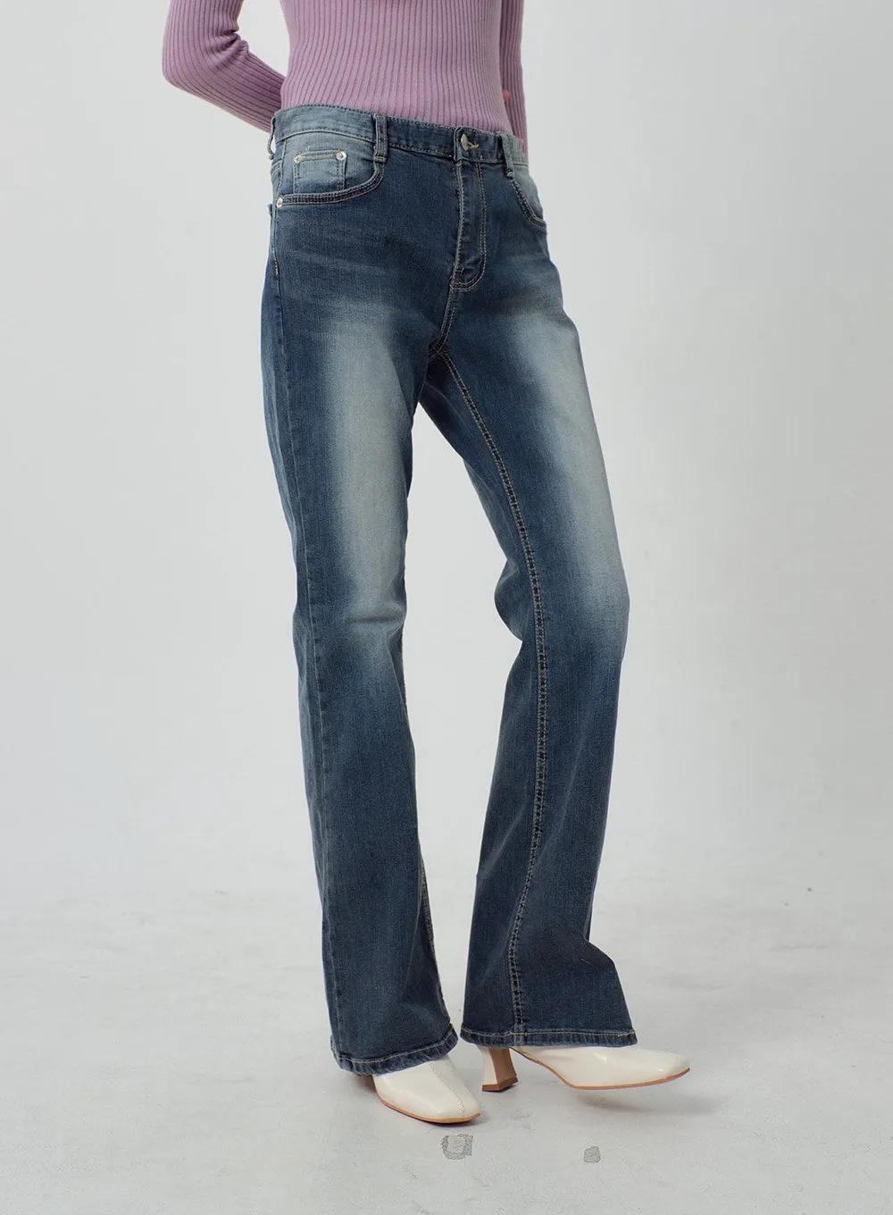 Mid-Rise Bootcut Jeans OJ318