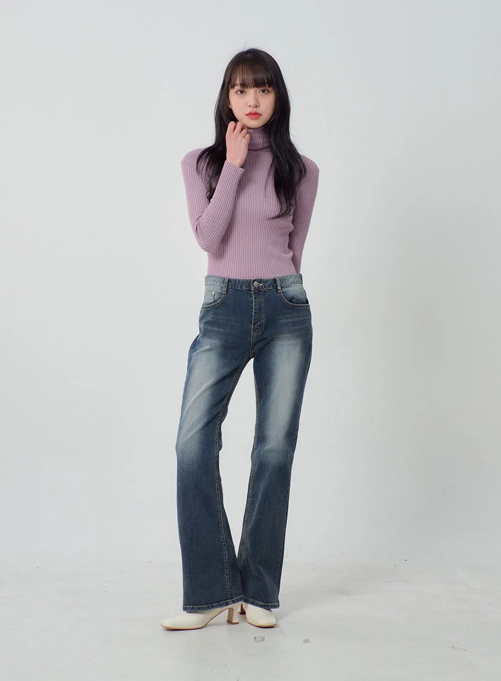 Mid-Rise Bootcut Jeans OJ318